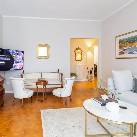 Apartment Housmart Lorenzo Costa 17 *