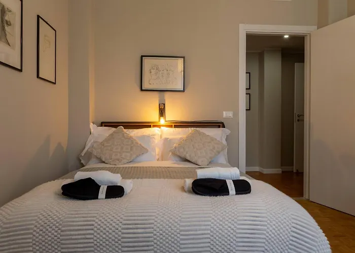 Housmart Lorenzo Costa 17 *