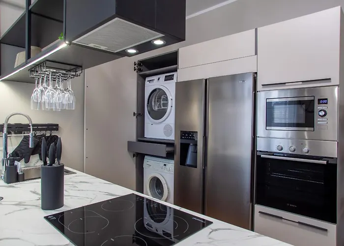 Housmart Lorenzo Costa 17 * Boloňa