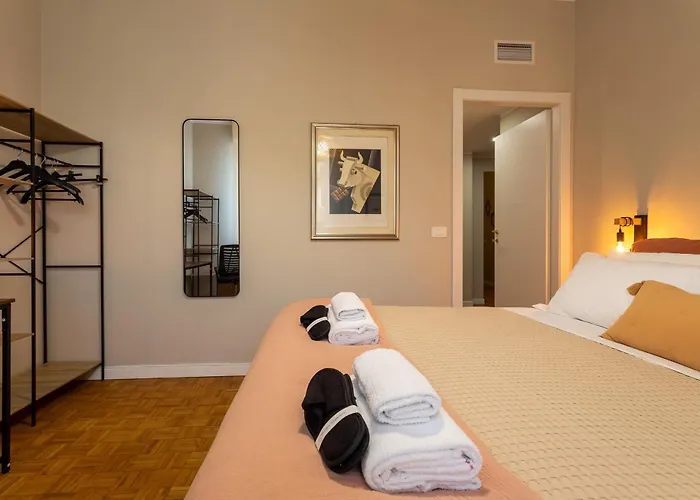 Housmart Lorenzo Costa 17 *