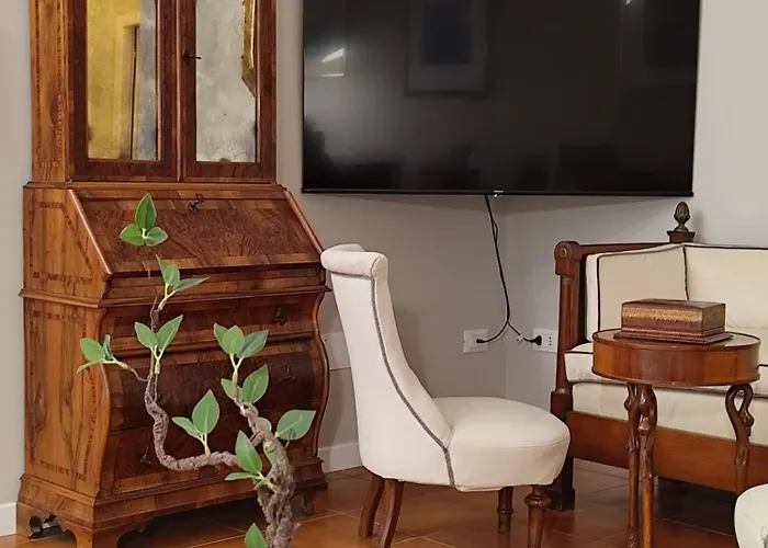 Housmart Lorenzo Costa 17 بولونيا