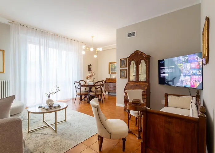 Housmart Lorenzo Costa 17 * 博洛尼亚