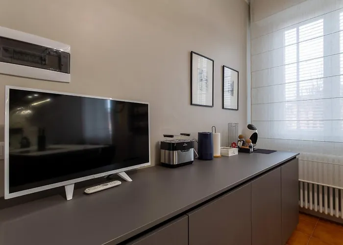 Housmart Lorenzo Costa 17