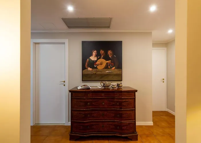 Housmart Lorenzo Costa 17 公寓