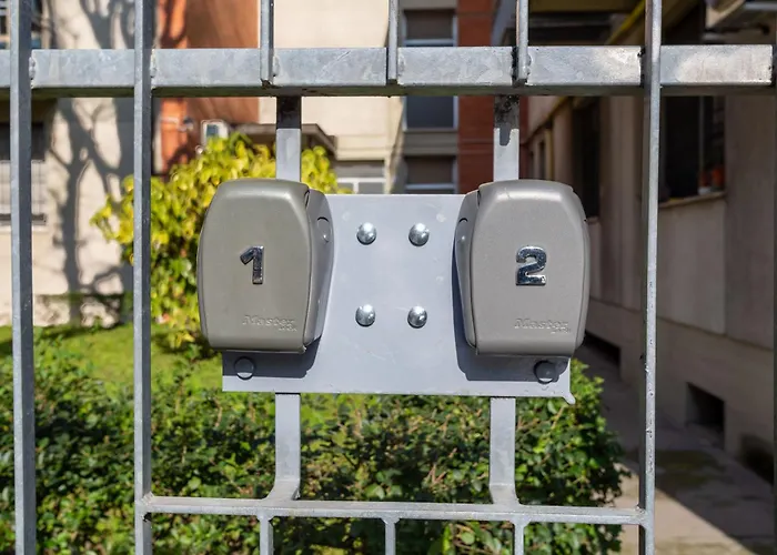 Housmart Lorenzo Costa 17