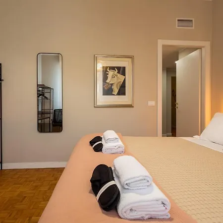 Housmart Lorenzo Costa 17 *